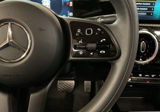 Mercedes-Benz CLA 180 Shooting Brake Navi,Parkassist,MBUX foto 18