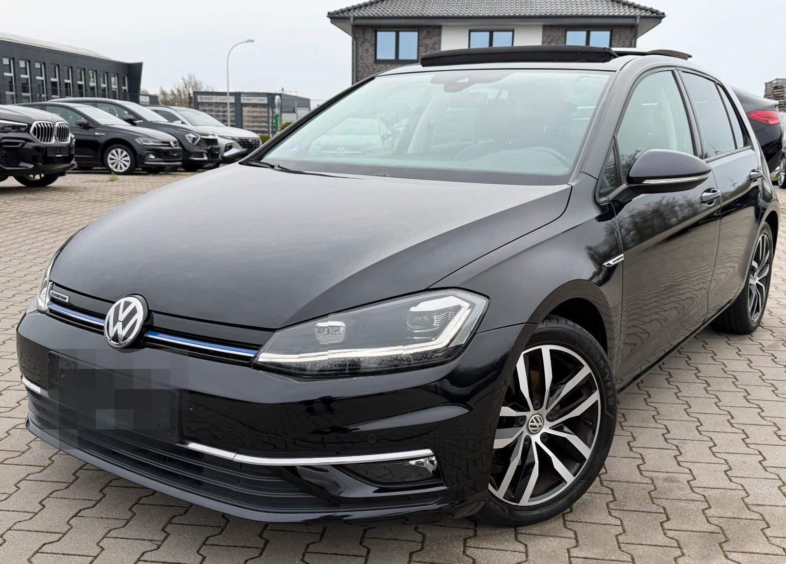 Volkswagen Golf 1.5 TSI High Exclusive *Panoramadach foto 1