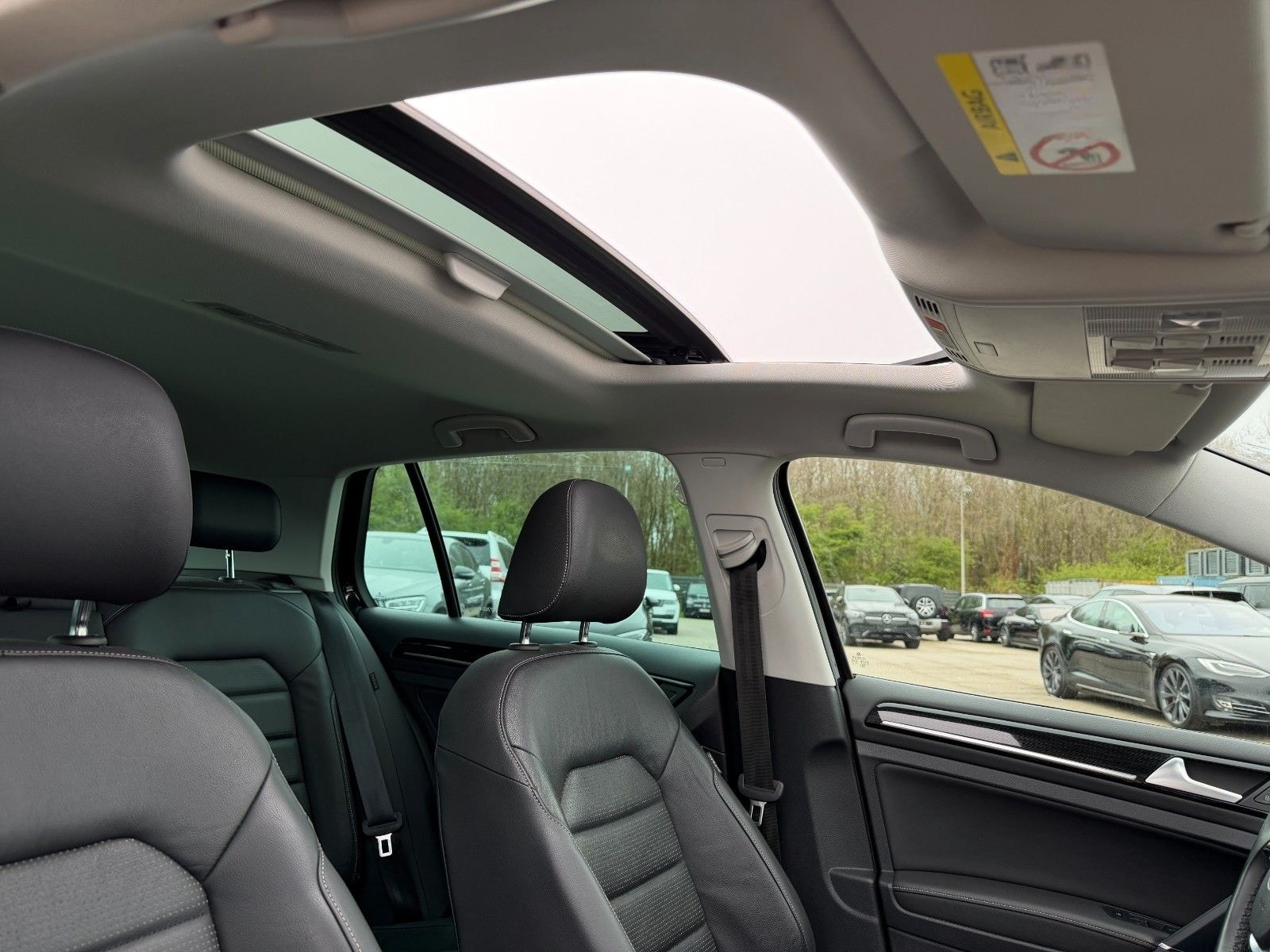 Volkswagen Golf 1.5 TSI High Exclusive *Panoramadach foto 12