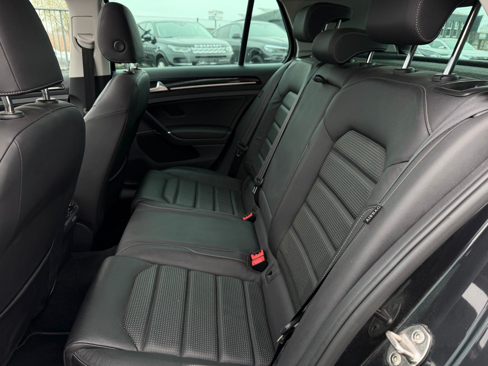 Volkswagen Golf 1.5 TSI High Exclusive *Panoramadach foto 13