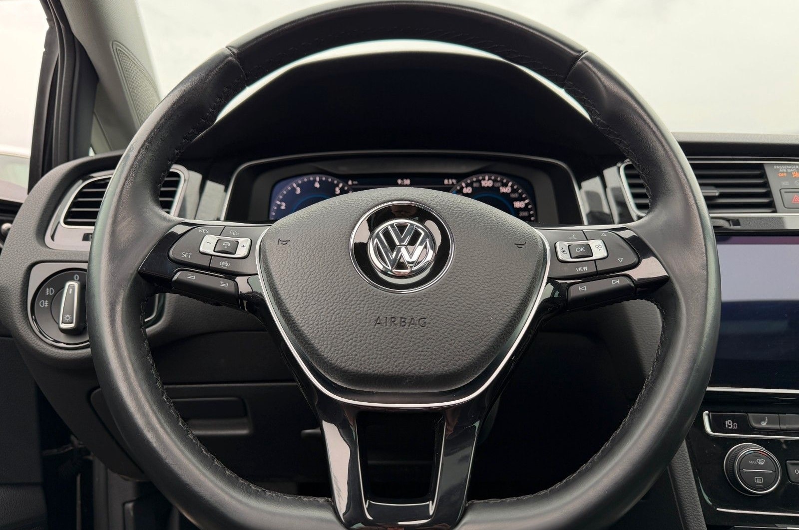 Volkswagen Golf 1.5 TSI High Exclusive *Panoramadach foto 14