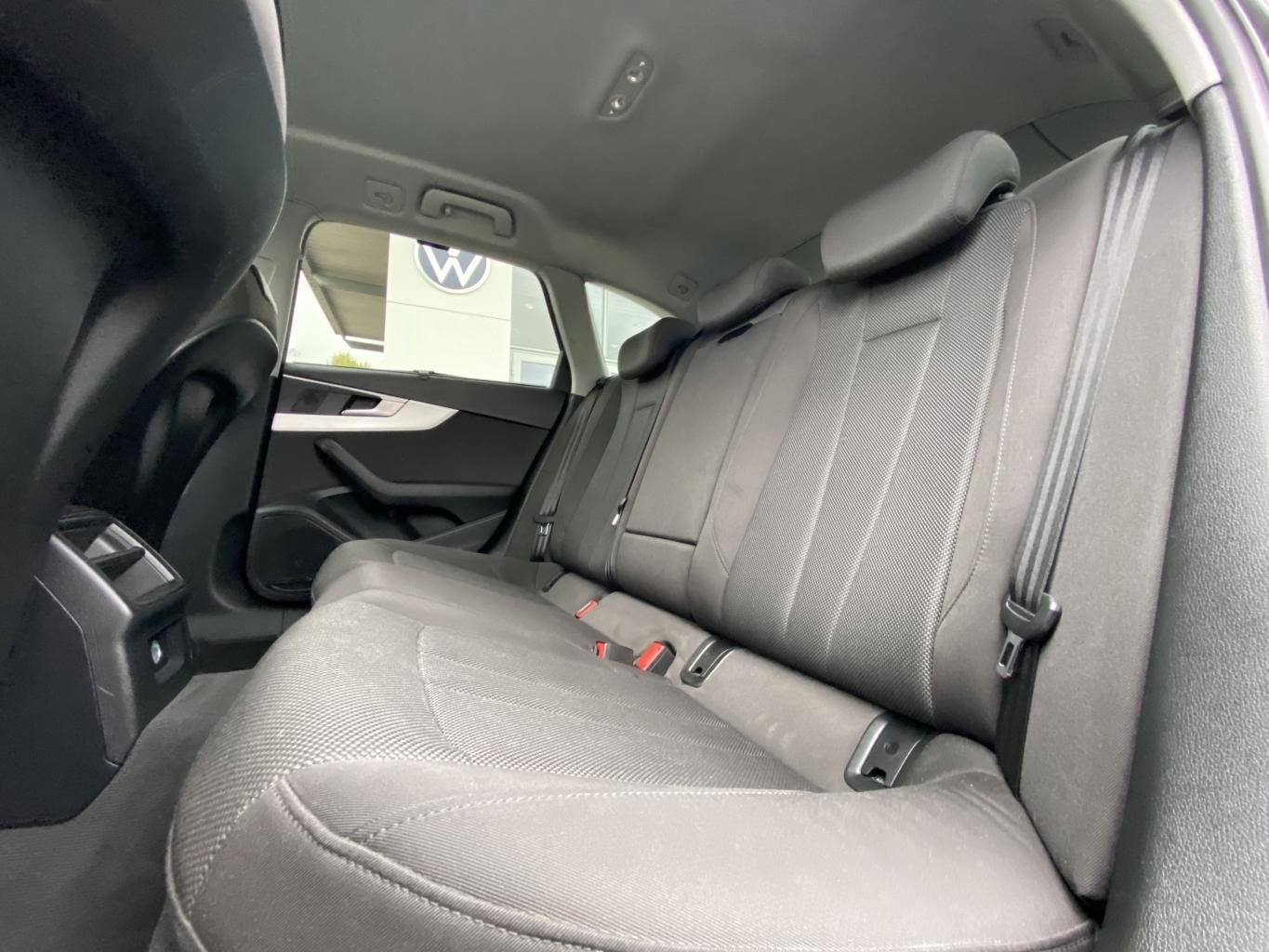 Audi A4 Avant 35 2.0 TFSI S-TRONIC NAVI+LED+DAB+SHZ+P foto 10