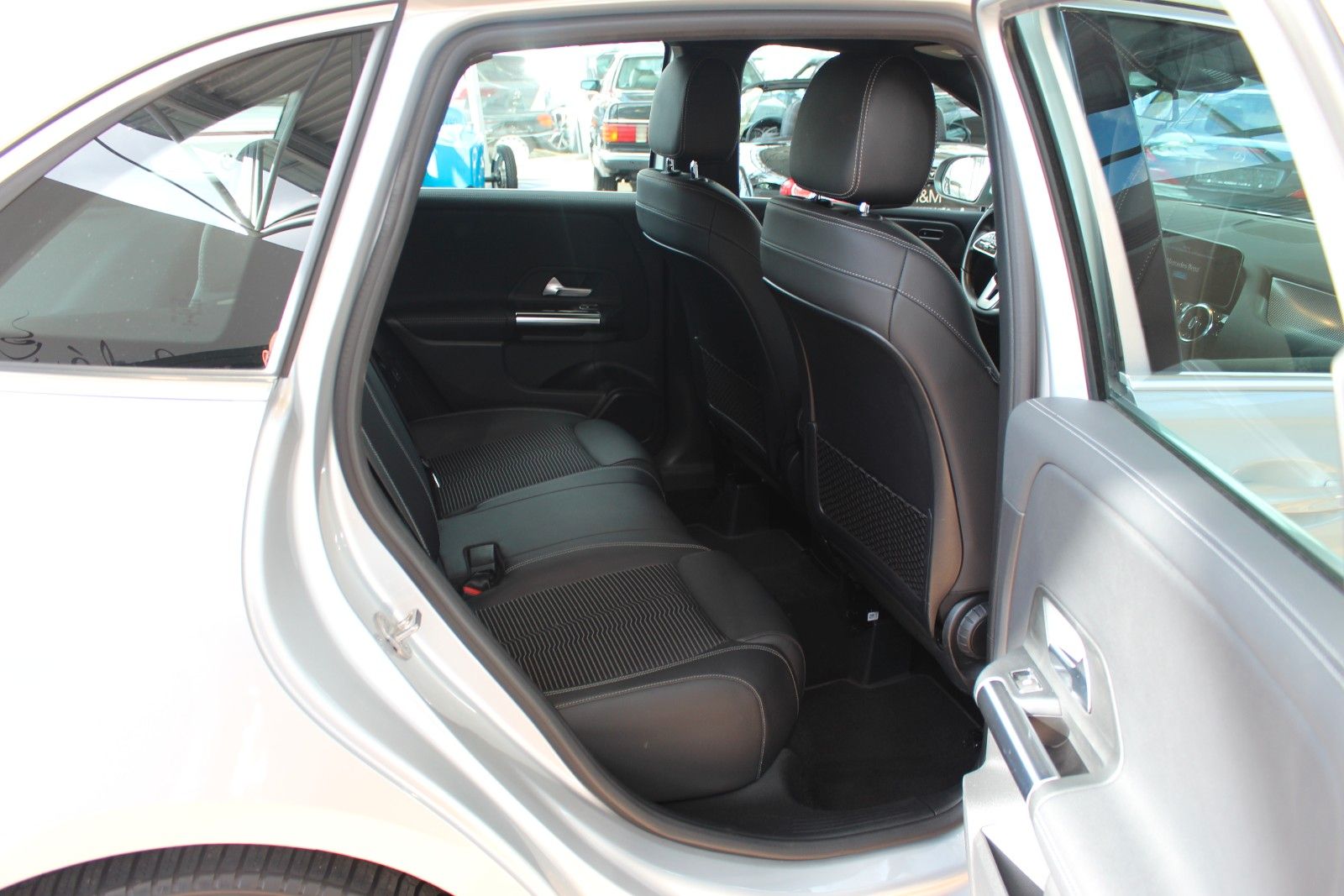 Mercedes-Benz B 180 B B 180 d+Autom+Navi+AHK+SHZ+ foto 16