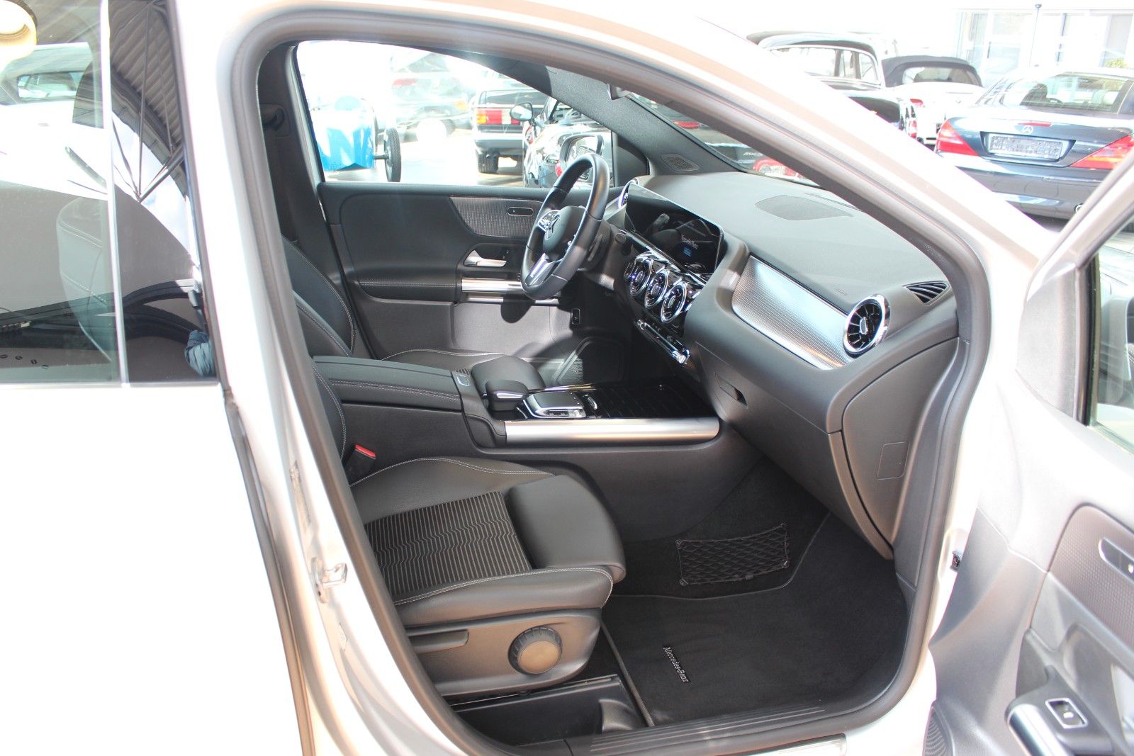 Mercedes-Benz B 180 B B 180 d+Autom+Navi+AHK+SHZ+ foto 17