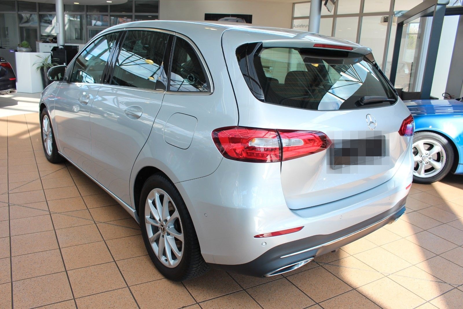 Mercedes-Benz B 180 B B 180 d+Autom+Navi+AHK+SHZ+ foto 4