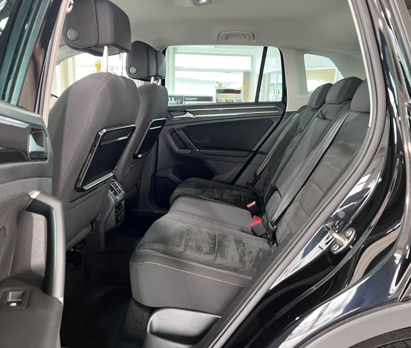 Volkswagen Tiguan Highline 4M | 1-HAND | ACC | NAVI | AHK foto 17