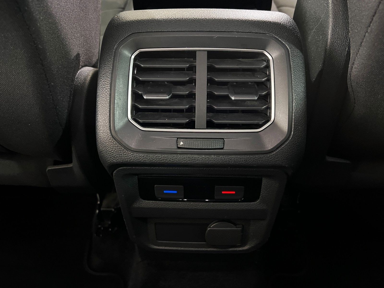 Volkswagen Tiguan Highline 4M | 1-HAND | ACC | NAVI | AHK foto 18