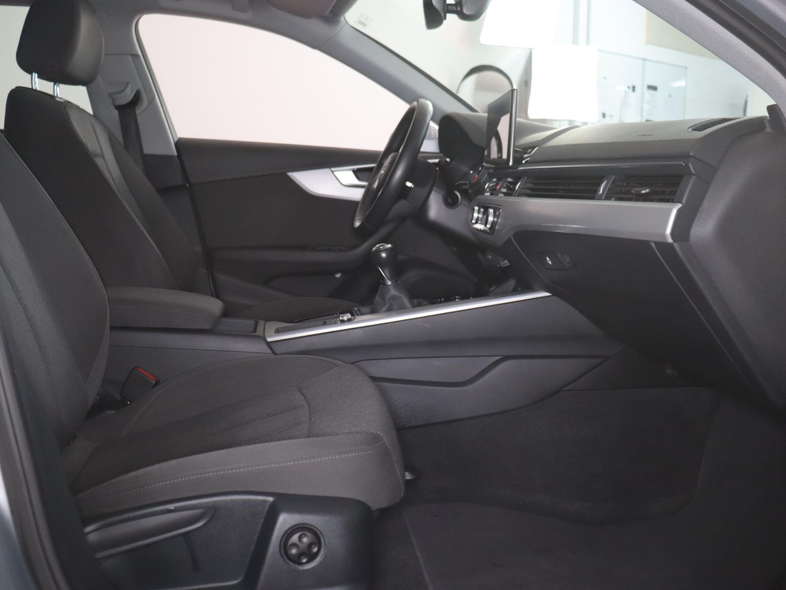 Audi A4 Avant 35TFSI 261,-ohne Anzahlung Navi AHK Sit foto 11