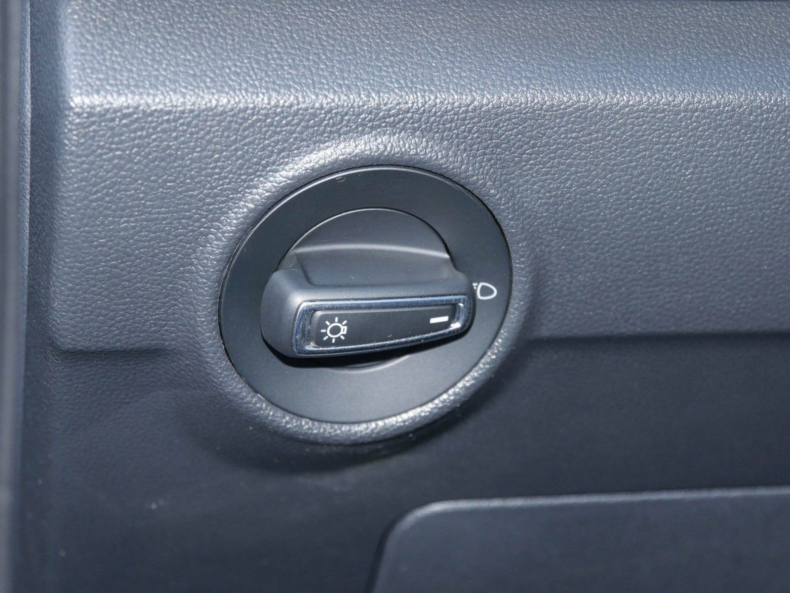 Volkswagen T-Roc 1.5 TSI R-Line LED ACC Navi Kamera foto 15