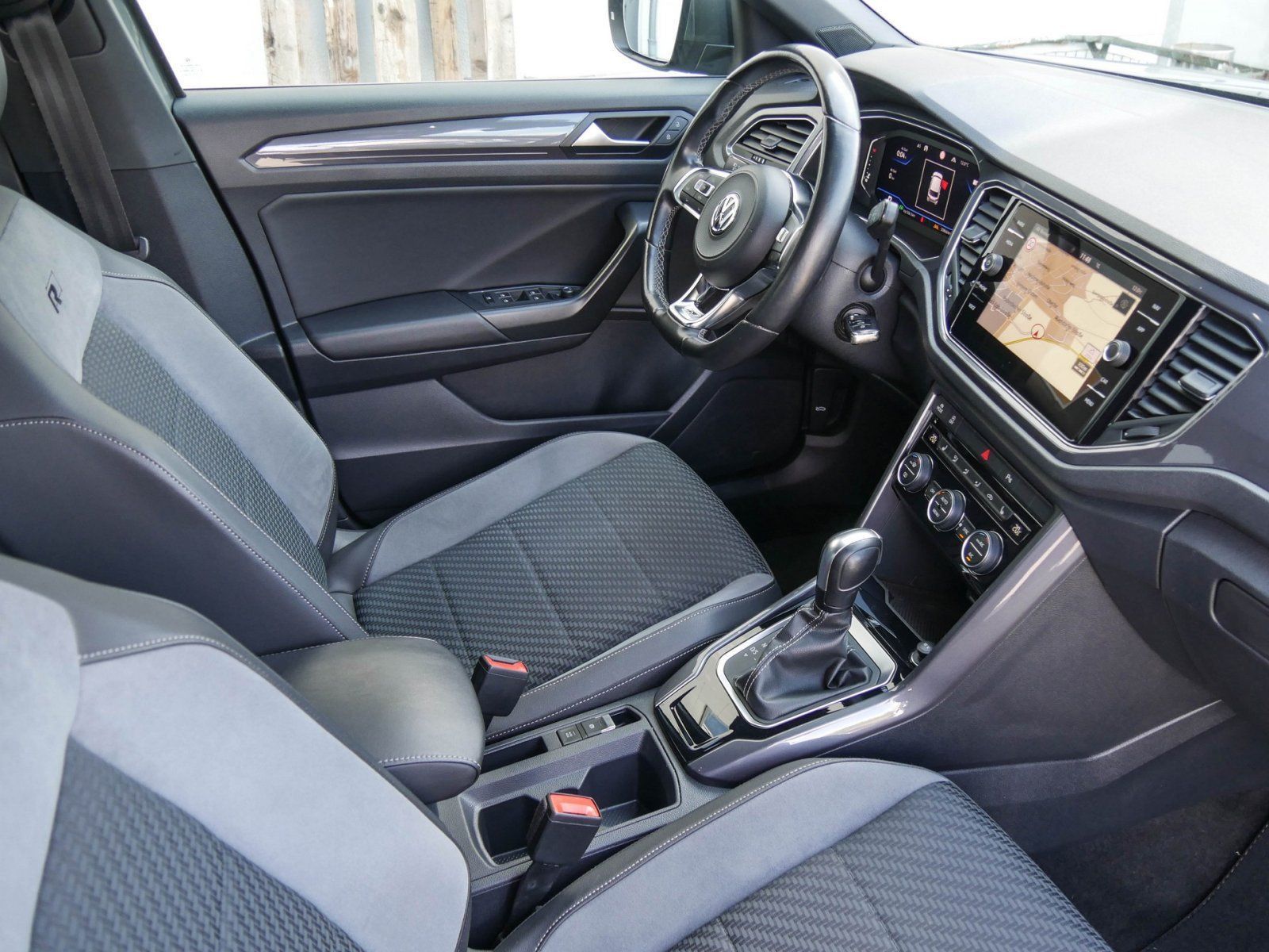 Volkswagen T-Roc 1.5 TSI R-Line LED ACC Navi Kamera foto 4