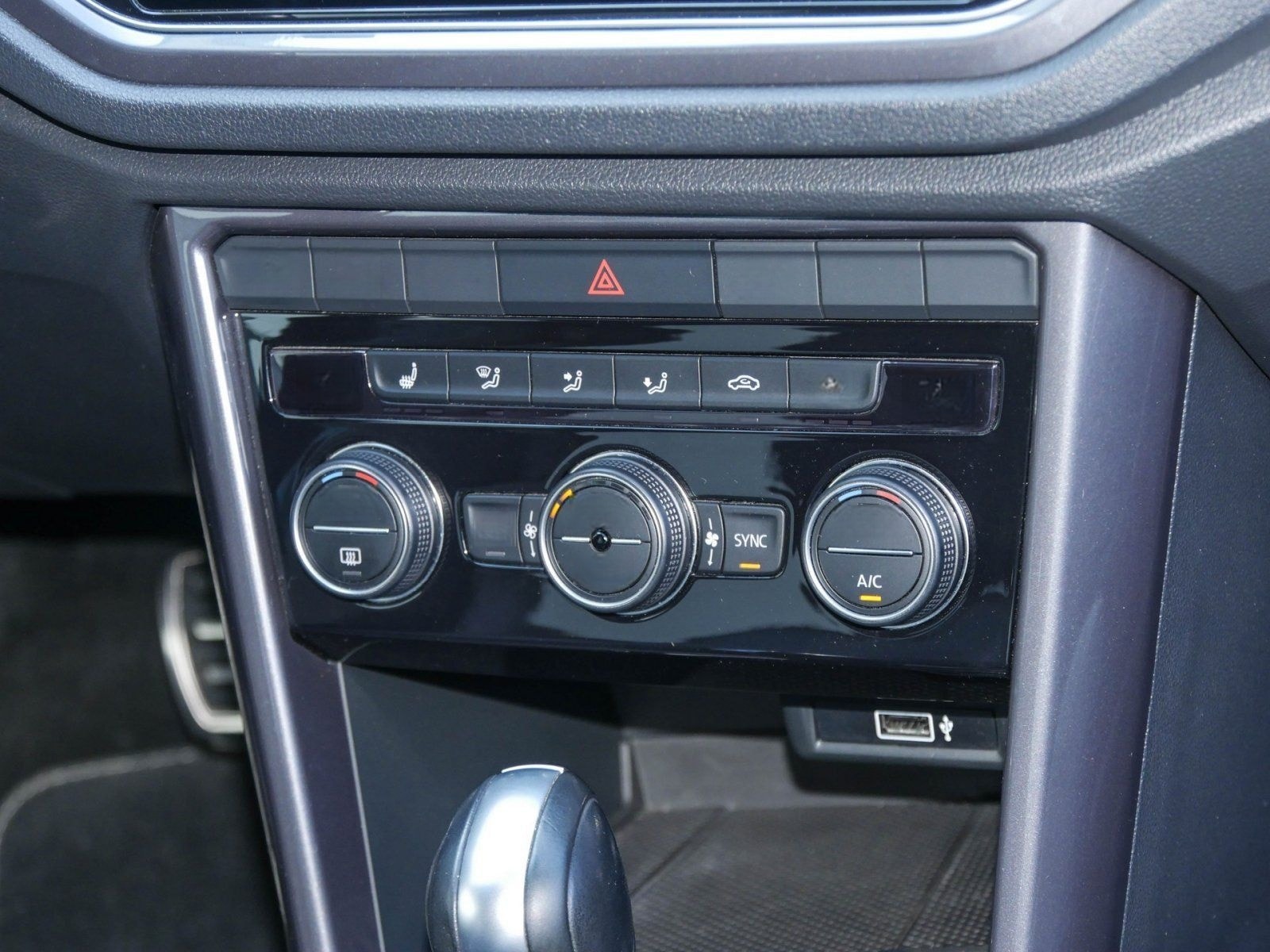 Volkswagen T-Roc 1.5 TSI R-Line LED ACC Navi Kamera foto 8