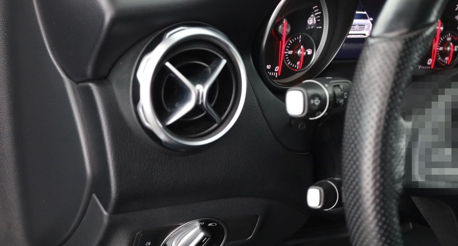 Mercedes-Benz GLA 180 LED Navi Sitzheizung Teilleder PDC ACC foto 21