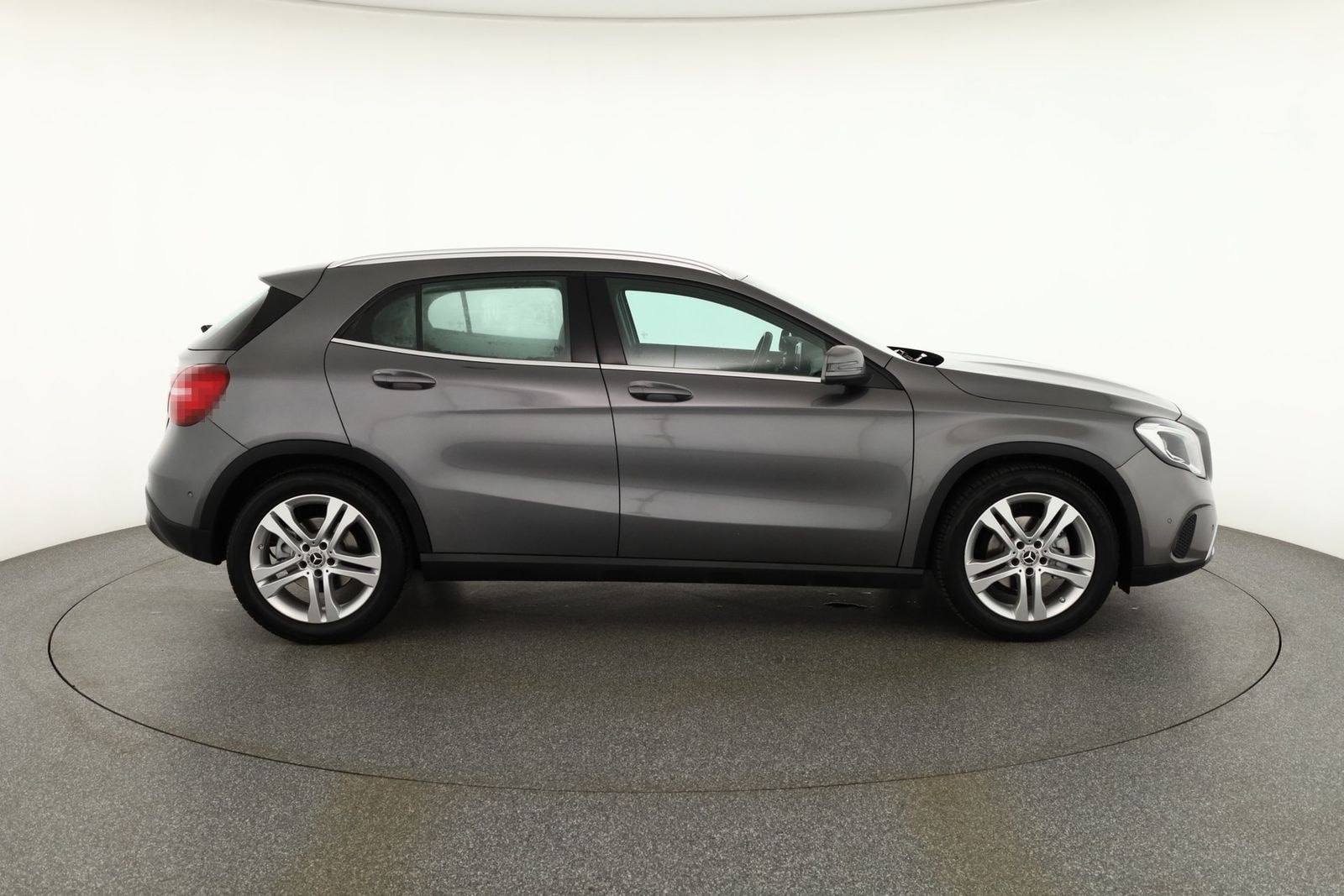 Mercedes-Benz GLA 180 LED Navi Sitzheizung Teilleder PDC ACC foto 6