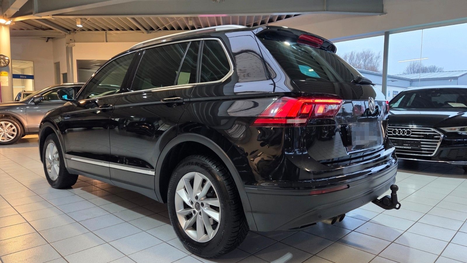Volkswagen Tiguan 2.0TDI-4X4-AUTOM+AHK+KLIMAUTOM+NAV+1HAND foto 12