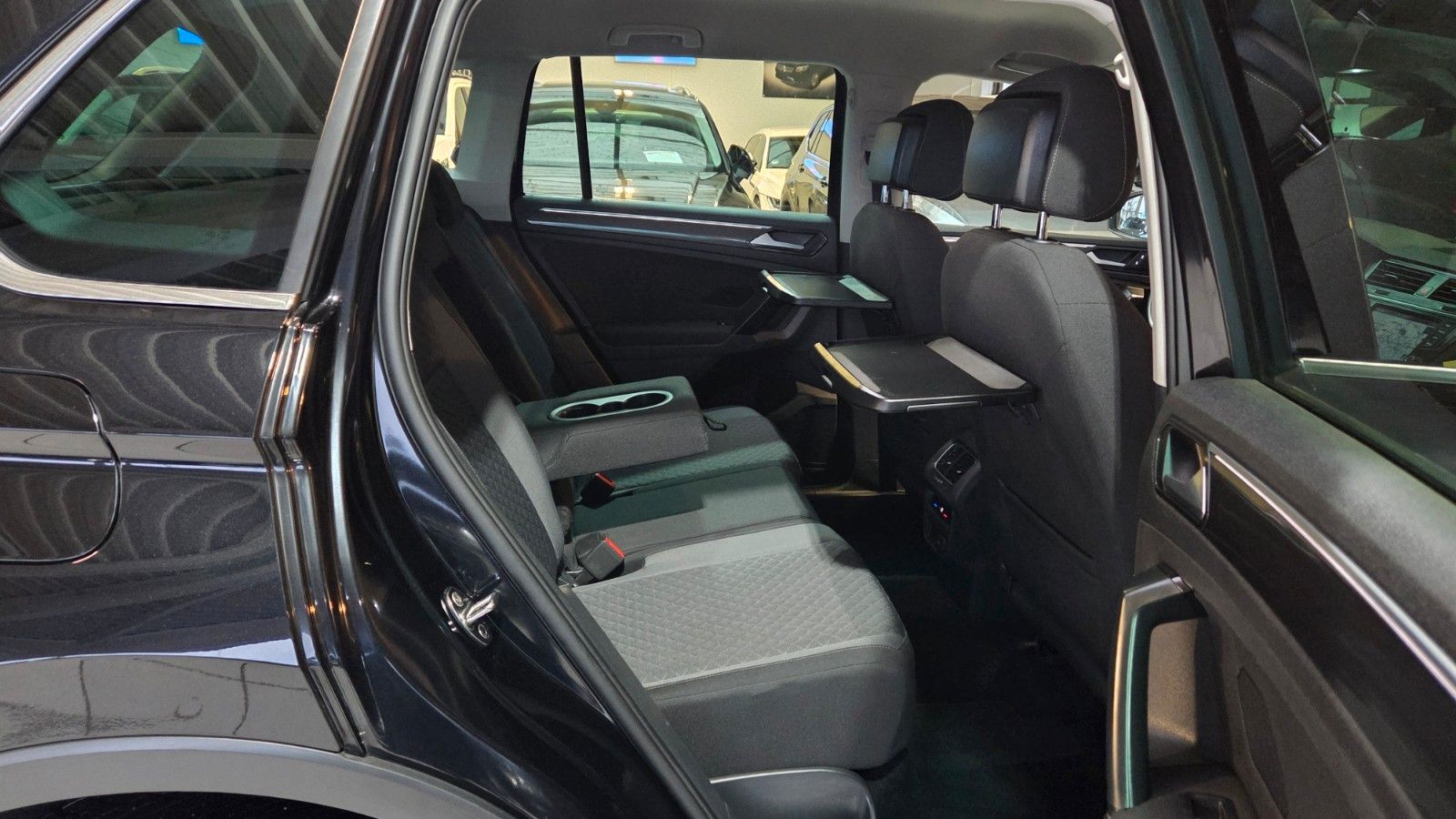 Volkswagen Tiguan 2.0TDI-4X4-AUTOM+AHK+KLIMAUTOM+NAV+1HAND foto 18