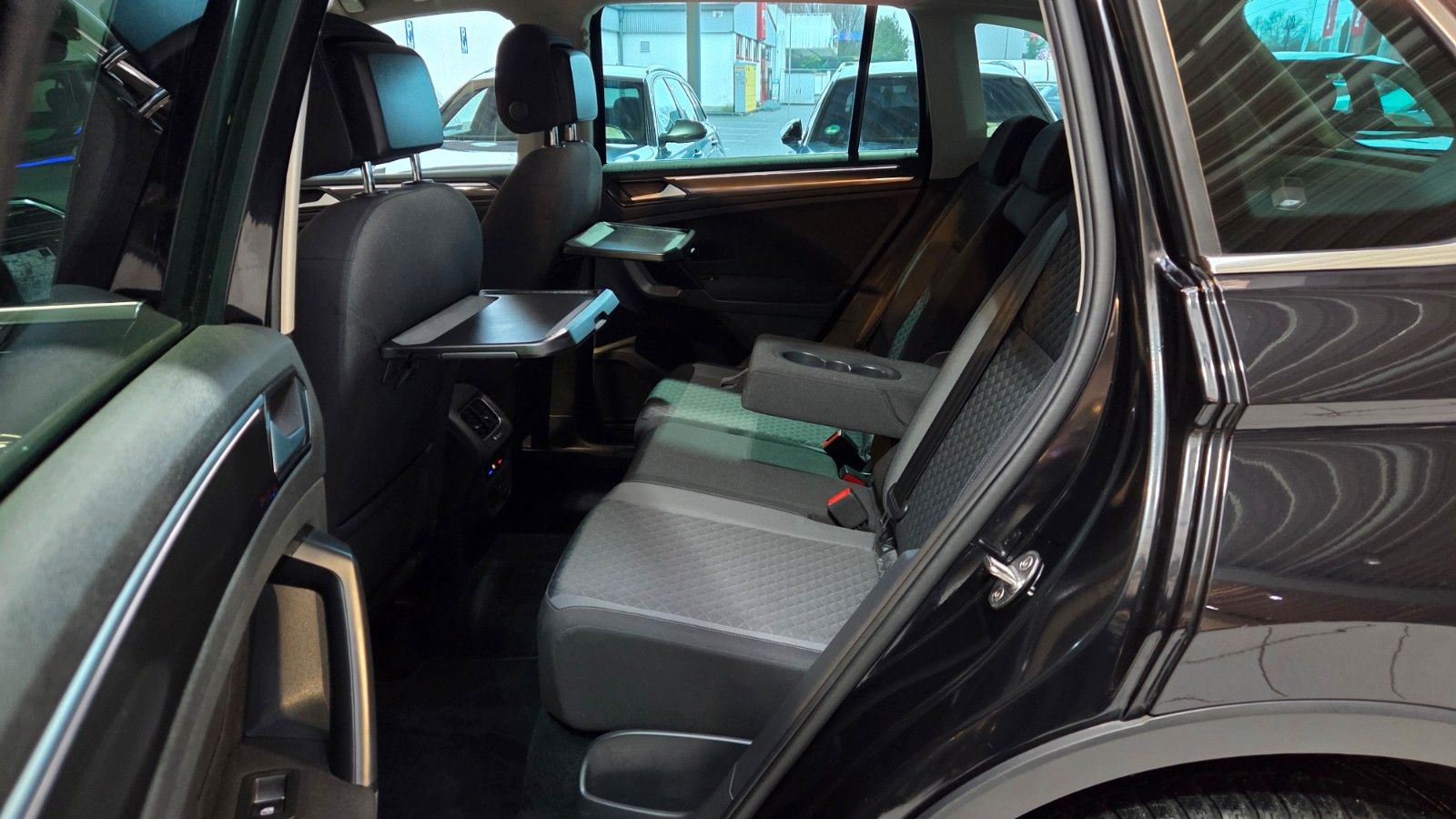 Volkswagen Tiguan 2.0TDI-4X4-AUTOM+AHK+KLIMAUTOM+NAV+1HAND foto 19
