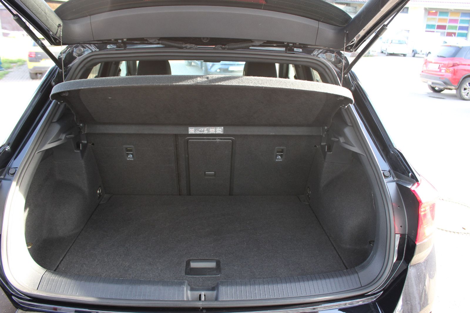 Volkswagen T-Roc Sport/ DSG/AHK/Kamera/ACC/LED foto 8