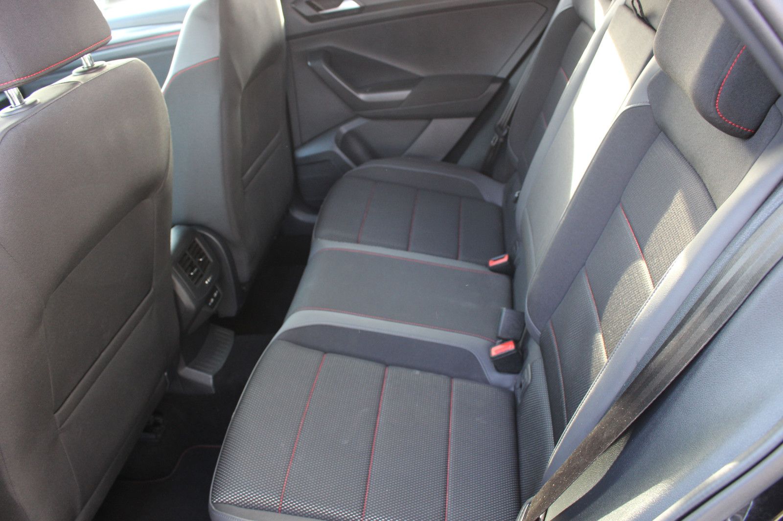 Volkswagen T-Roc Sport/ DSG/AHK/Kamera/ACC/LED foto 9