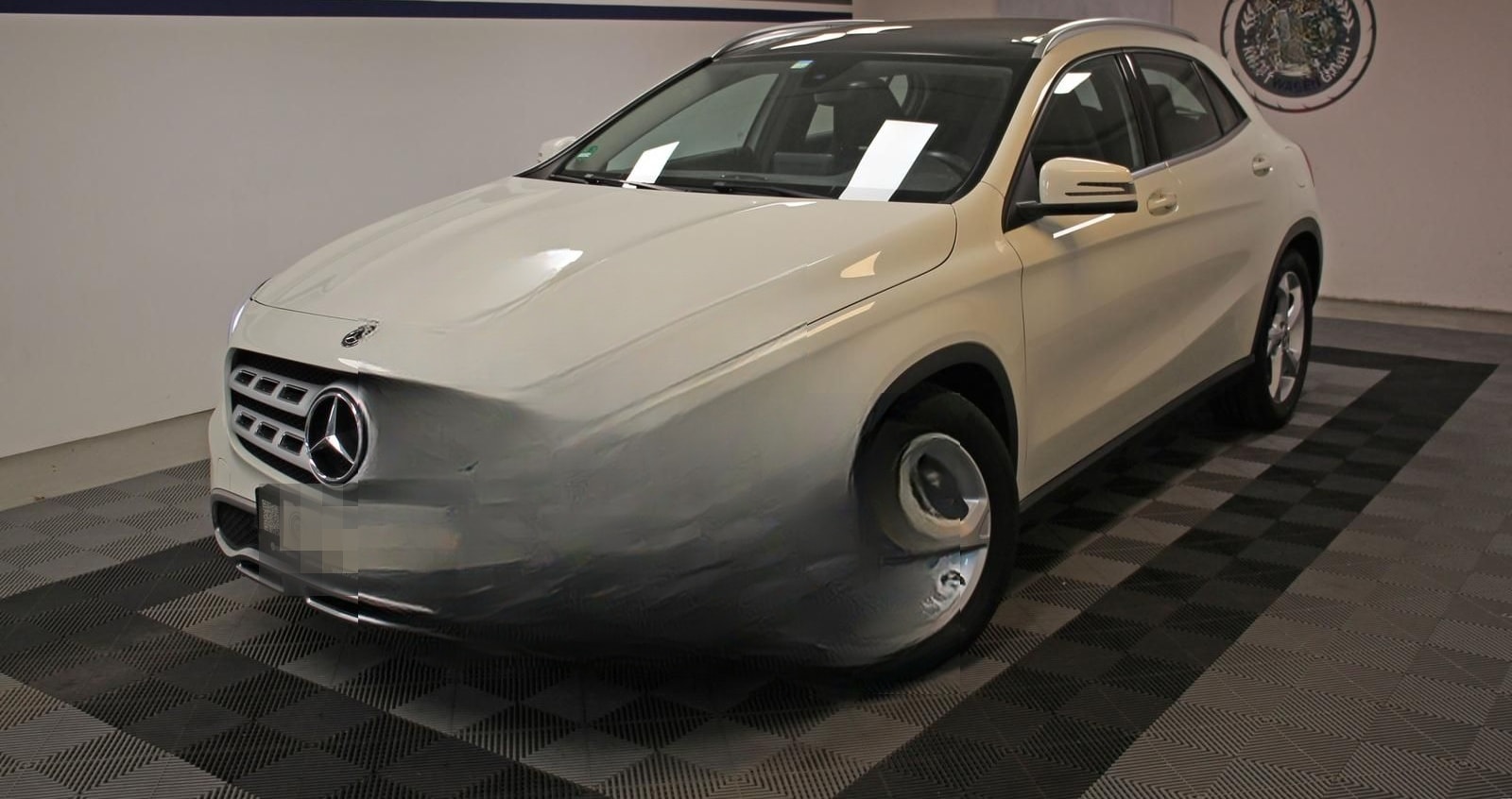 Mercedes-Benz GLA 200 Aut. PANO NAVI AHK TOTWINK. LED SHZ 2.HD foto 1