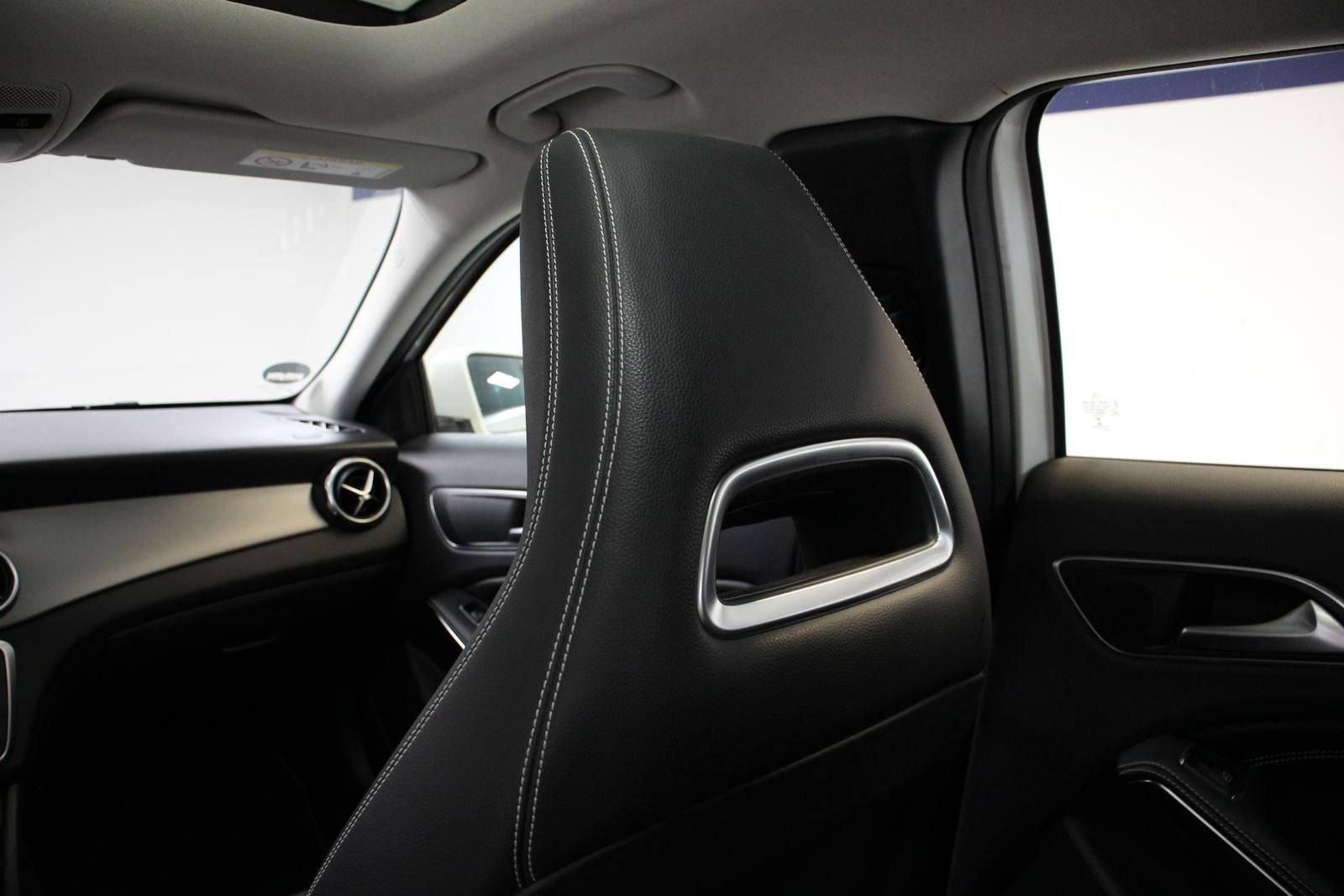 Mercedes-Benz GLA 200 Aut. PANO NAVI AHK TOTWINK. LED SHZ 2.HD foto 11