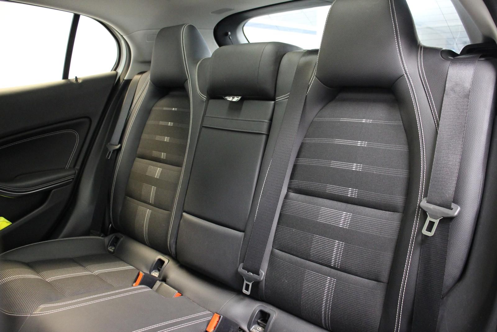 Mercedes-Benz GLA 200 Aut. PANO NAVI AHK TOTWINK. LED SHZ 2.HD foto 13