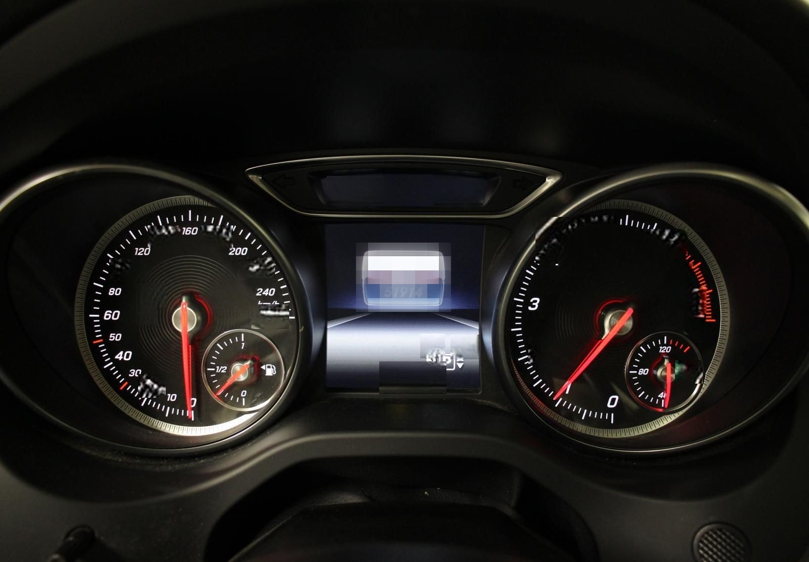 Mercedes-Benz GLA 200 Aut. PANO NAVI AHK TOTWINK. LED SHZ 2.HD foto 18