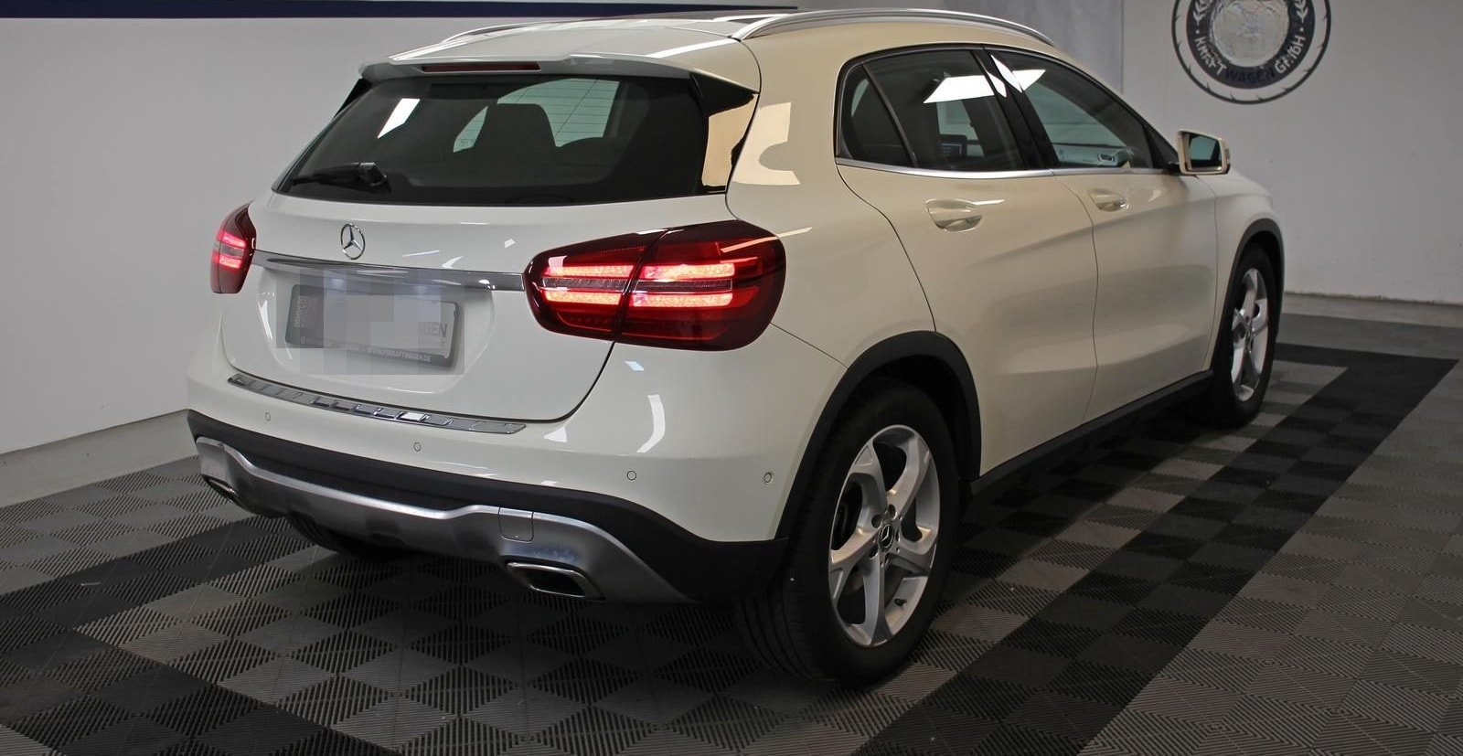 Mercedes-Benz GLA 200 Aut. PANO NAVI AHK TOTWINK. LED SHZ 2.HD foto 3