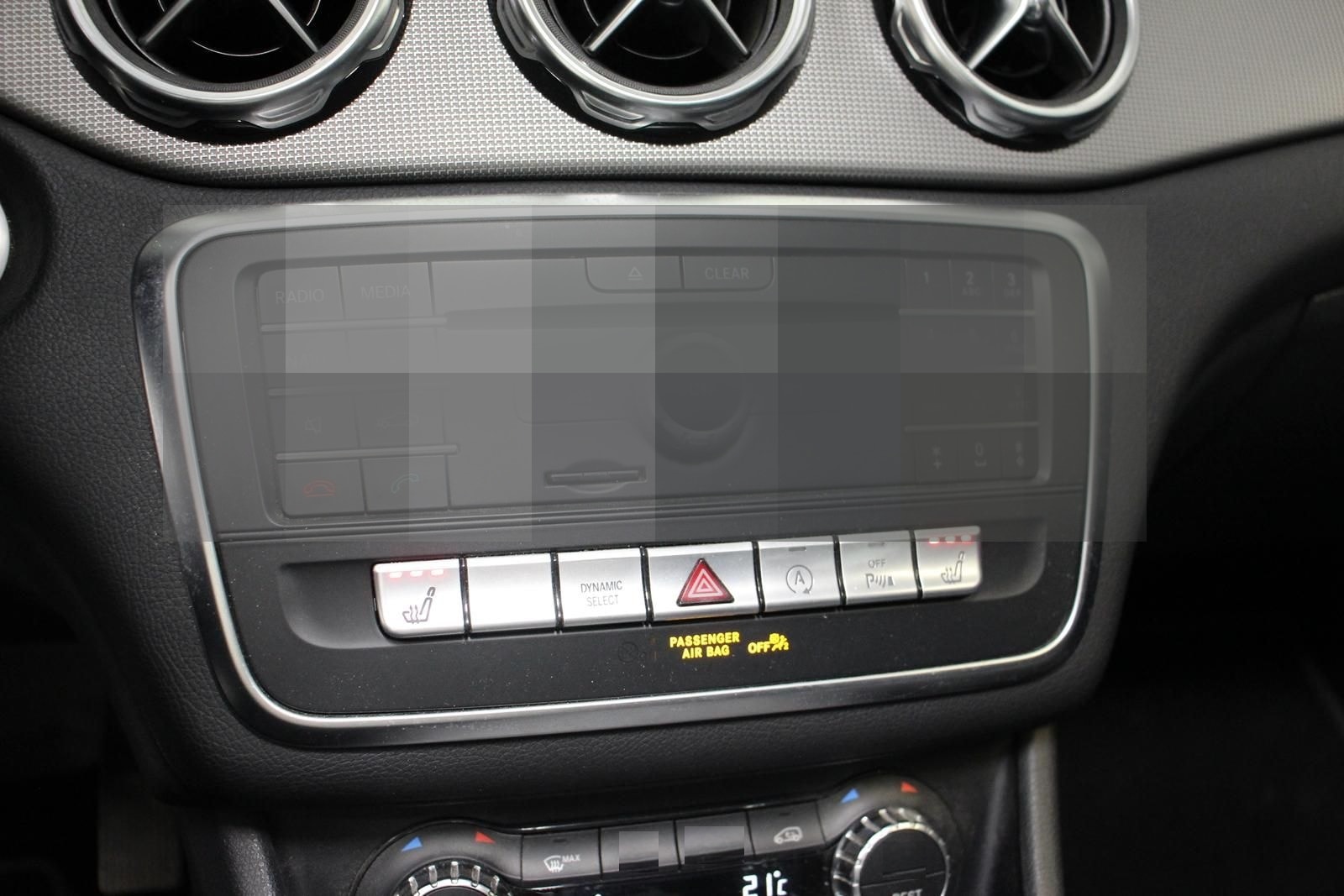 Mercedes-Benz GLA 200 Aut. PANO NAVI AHK TOTWINK. LED SHZ 2.HD foto 22