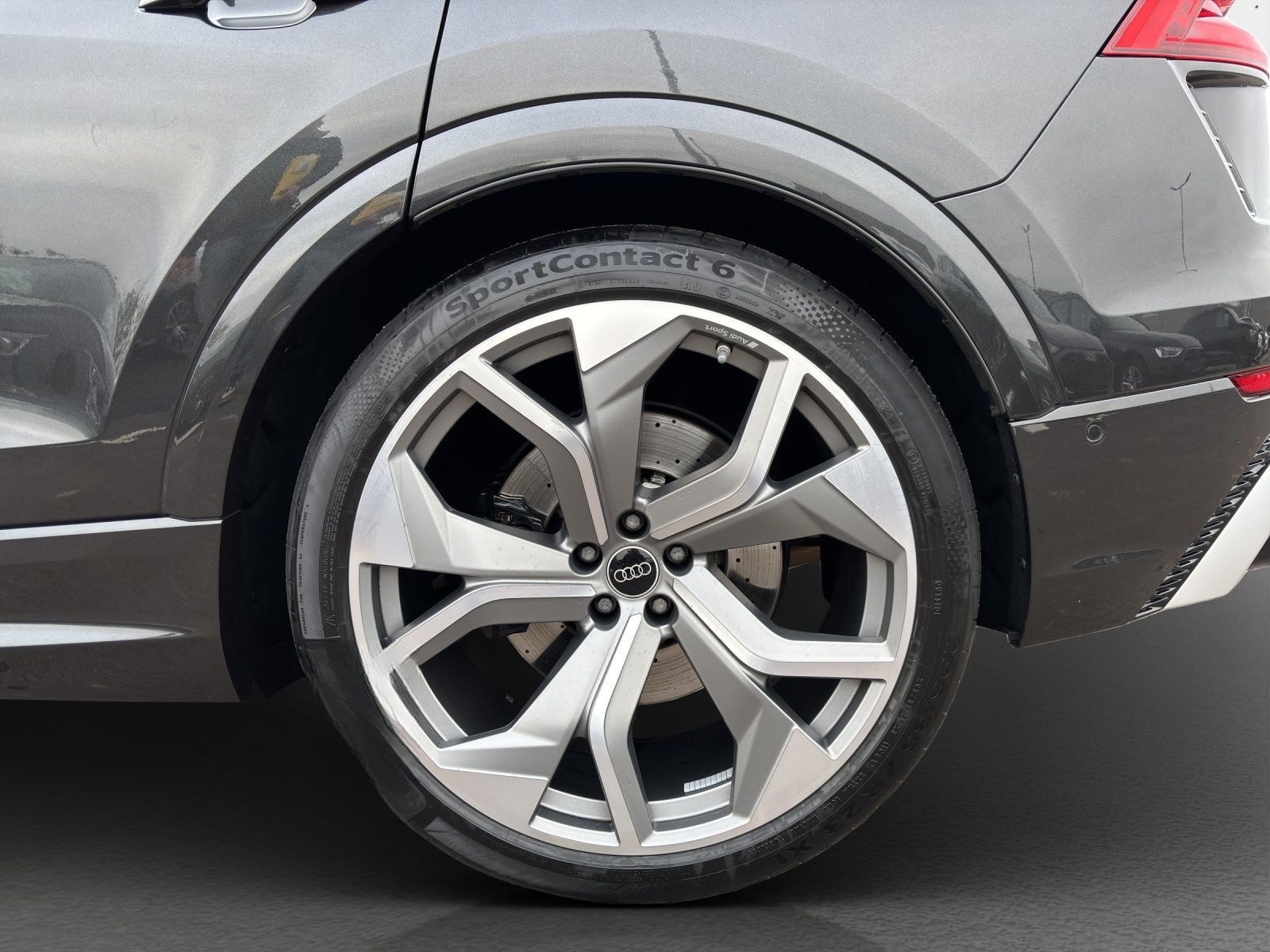 Audi RS Q8*PANO*AHK*HD-MATRIX*B&O*RS-AGA*HUD*23ZOLL foto 12