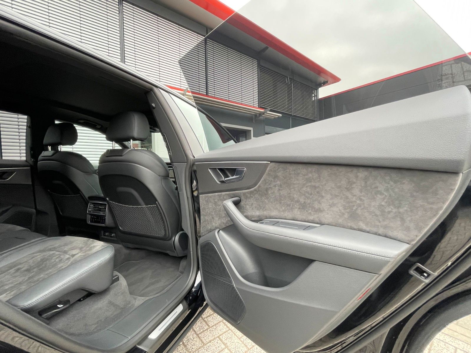 Audi RS Q8 4.0 TFSI qu. BLACK MATRIX DYNAMIK HUD PANO foto 21