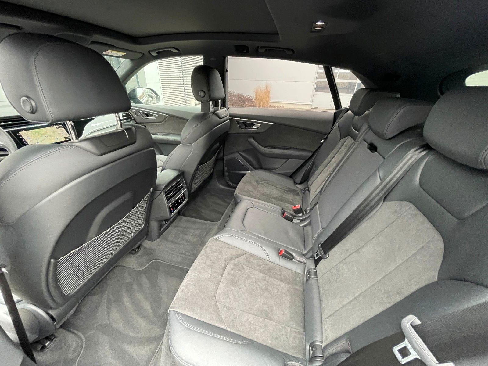 Audi RS Q8 4.0 TFSI qu. BLACK MATRIX DYNAMIK HUD PANO foto 24