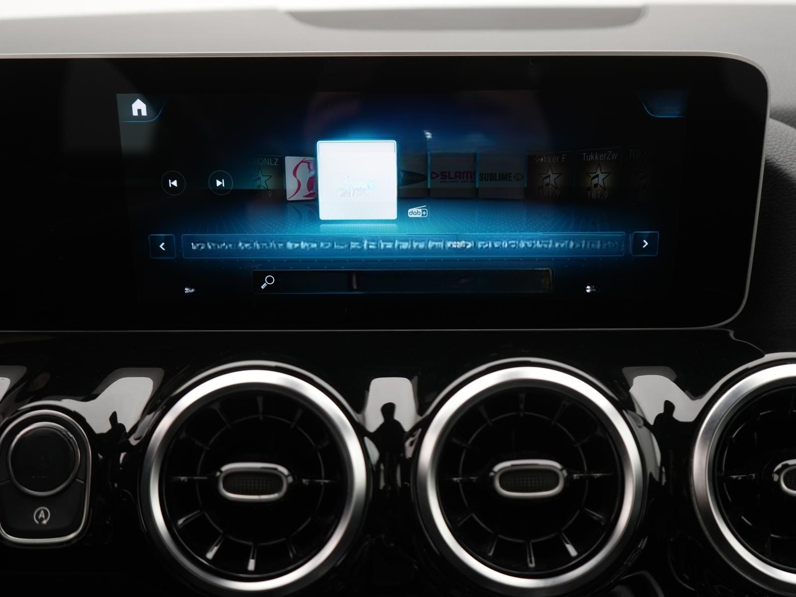 Mercedes-Benz B 200 AMG-Line,LED,PANO,AHK,APP,KAM,SHZ,NAV,TEMP foto 21