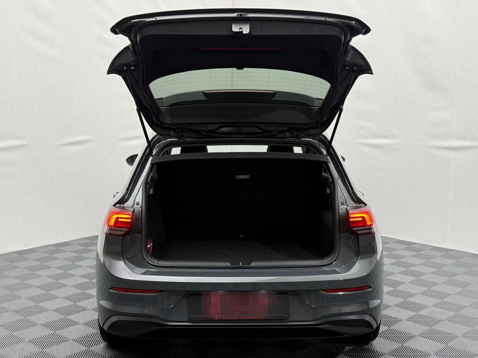 Volkswagen Golf Life 2,0 TDI STHZ Keyless ACC Navi LED  foto 12