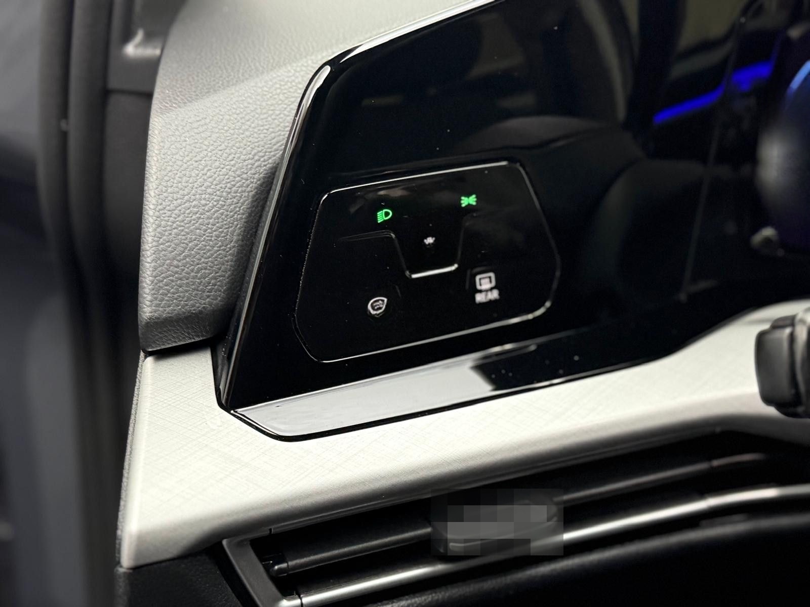 Volkswagen Golf Life 2,0 TDI STHZ Keyless ACC Navi LED  foto 19