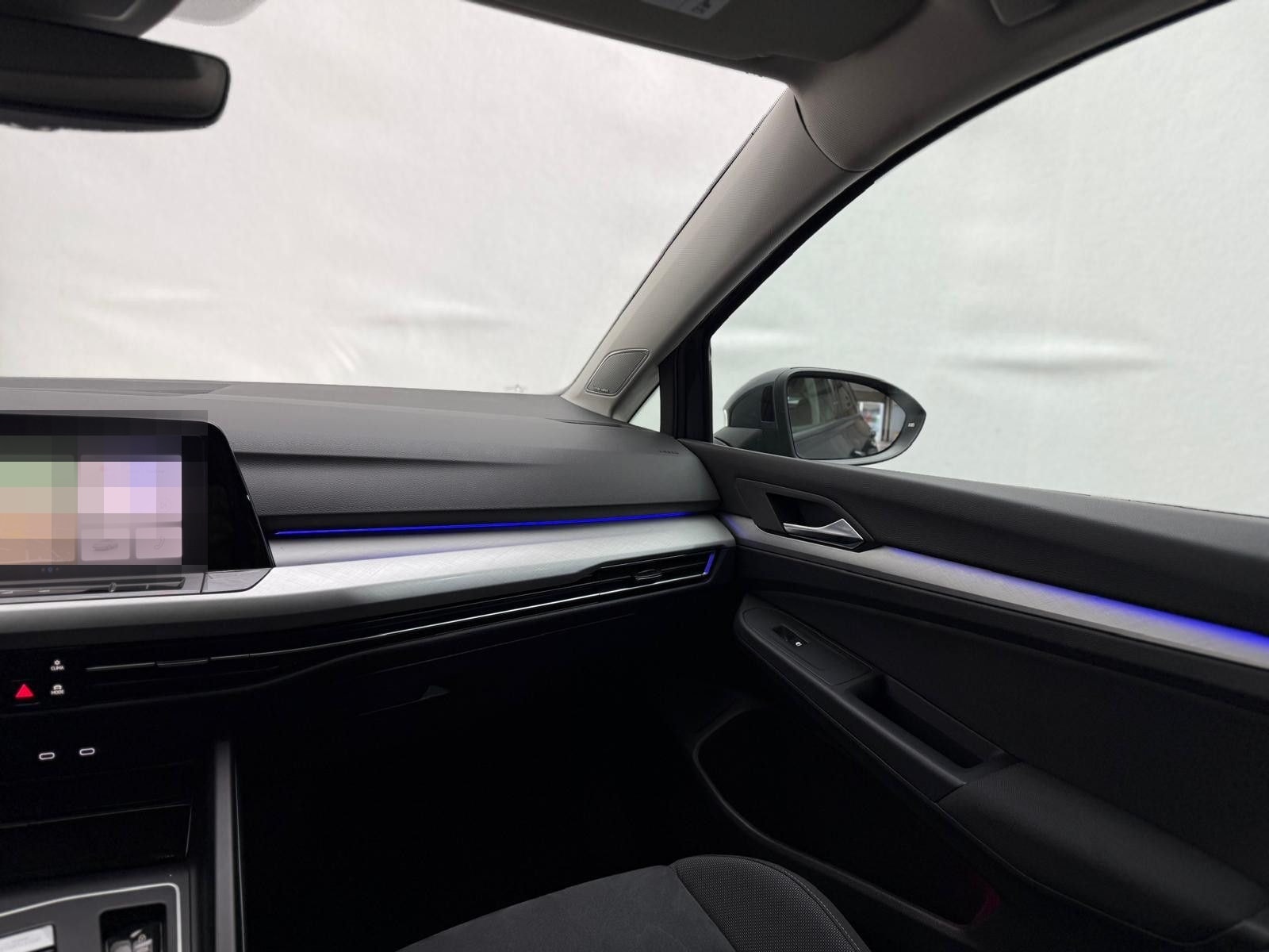 Volkswagen Golf Life 2,0 TDI STHZ Keyless ACC Navi LED  foto 24