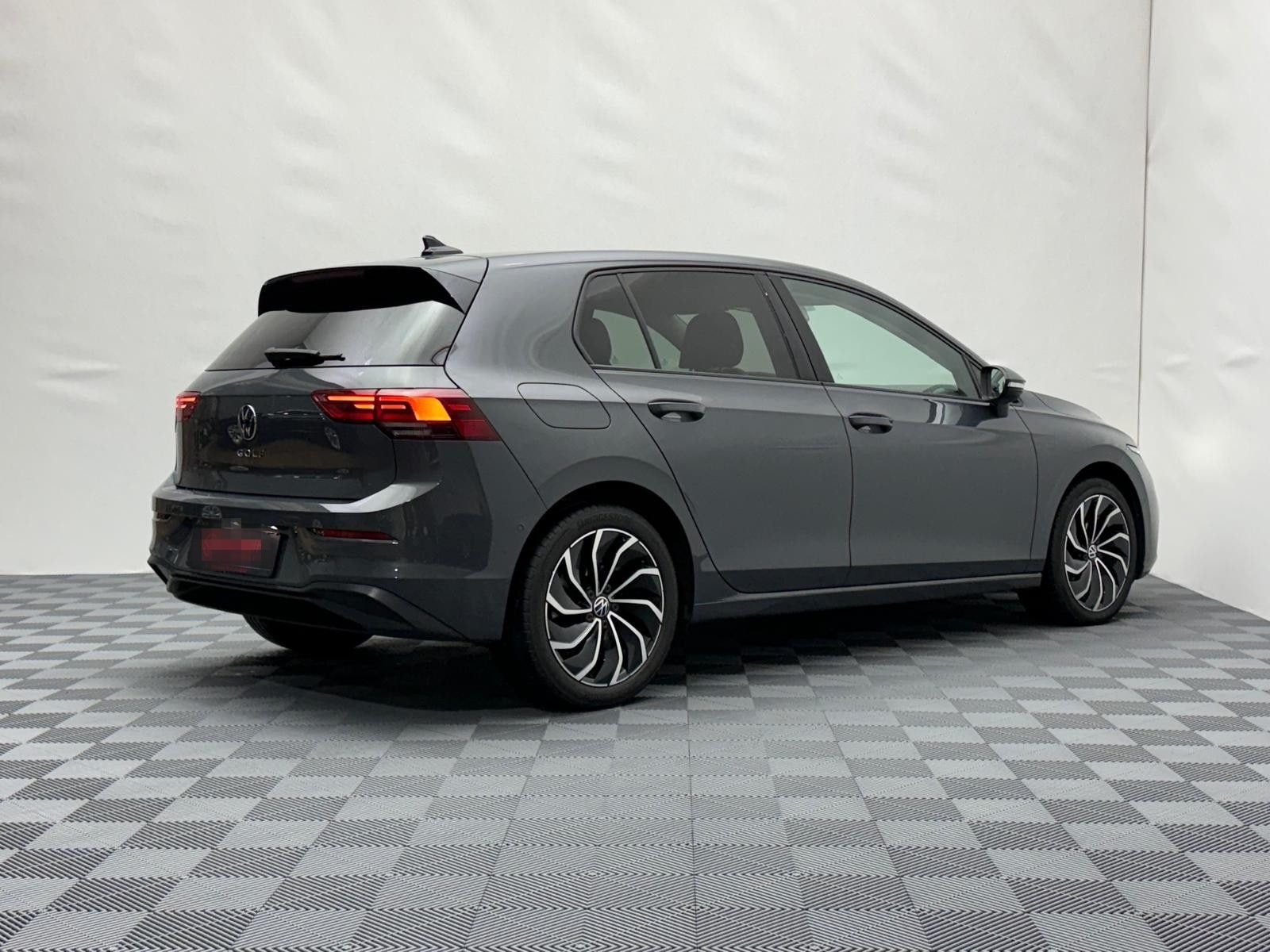 Volkswagen Golf Life 2,0 TDI STHZ Keyless ACC Navi LED  foto 8