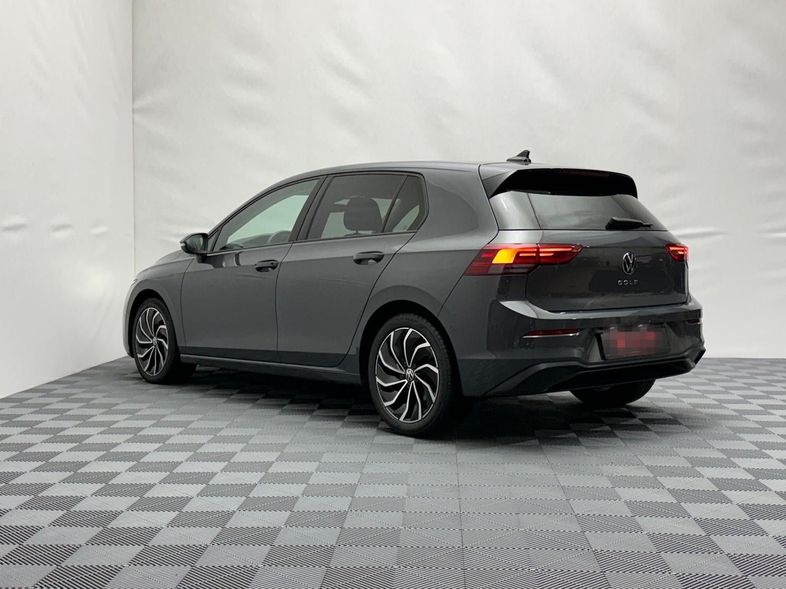 Volkswagen Golf Life 2,0 TDI STHZ Keyless ACC Navi LED  foto 10