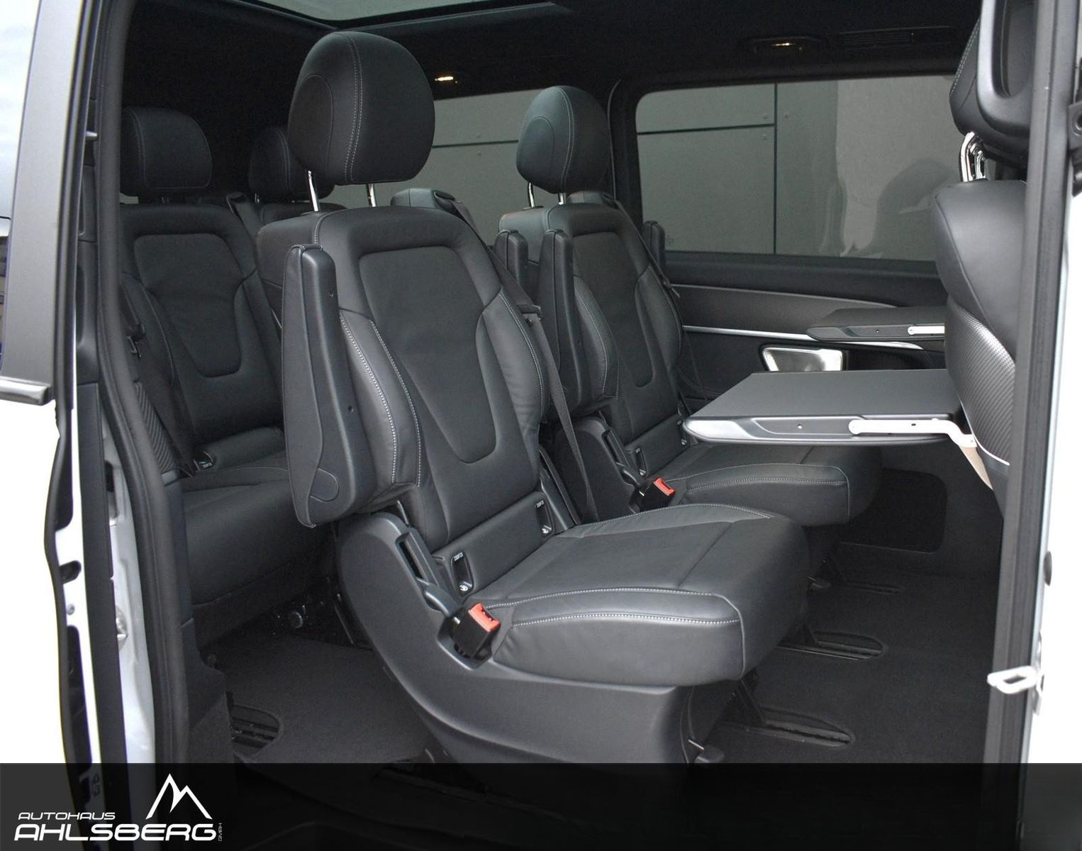 Mercedes-Benz V 300 d 4M EXCLUSIVE AMG DIST/360°/PANO/STAND/AI foto 18