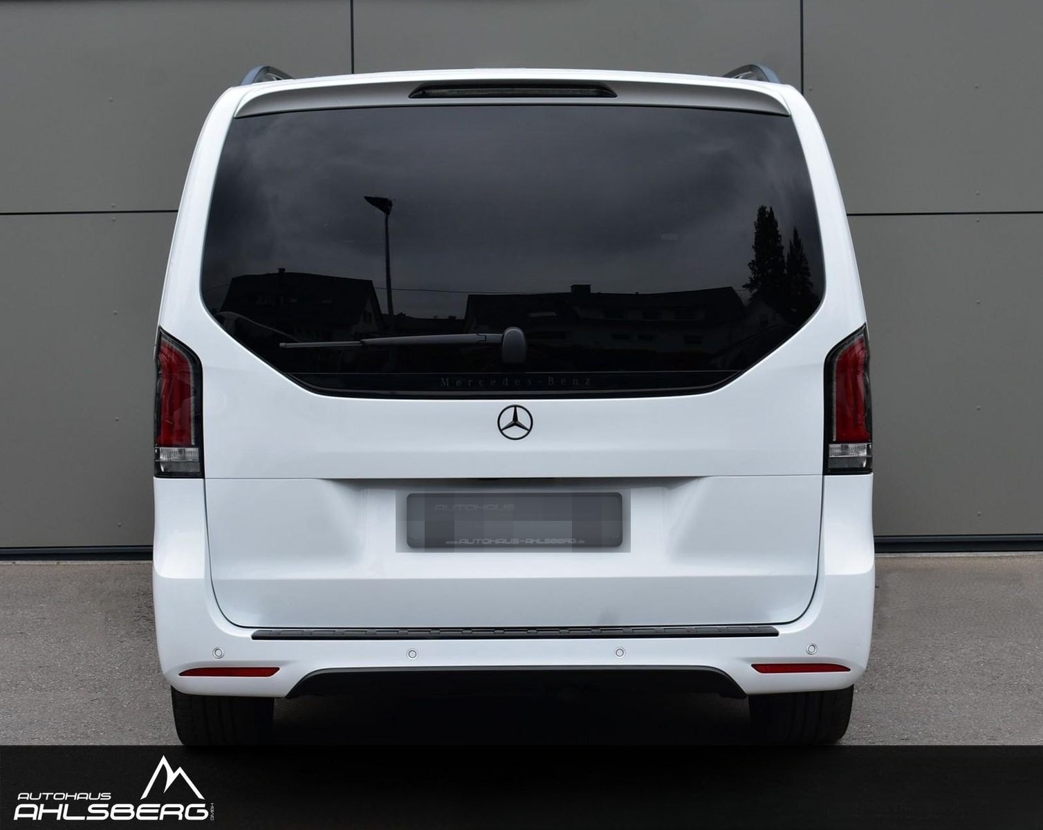 Mercedes-Benz V 300 d 4M EXCLUSIVE AMG DIST/360°/PANO/STAND/AI foto 6