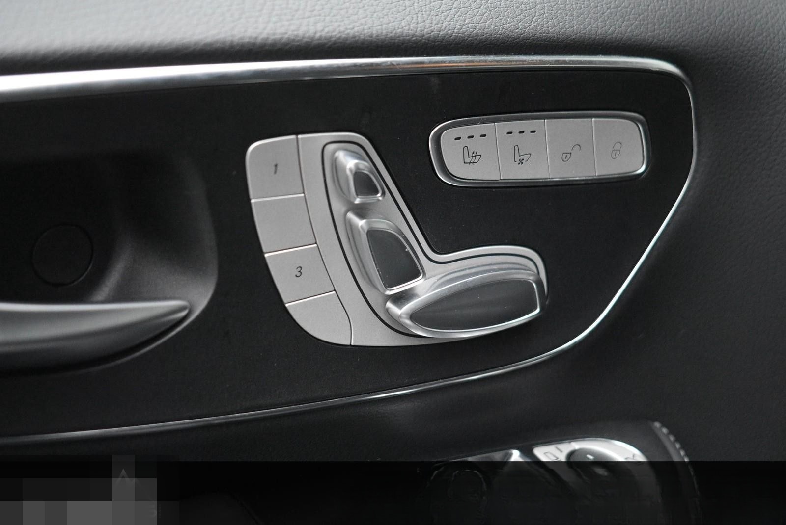 Mercedes-Benz V 300 d 4M EXCLUSIVE AMG DIST/360°/PANO/STAND/AI foto 10