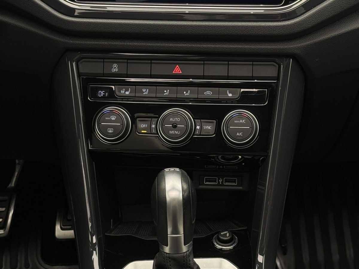 Volkswagen T-Roc 2.0 TSI DSG 4Motion Sport+PANO+LED+LEDER+ foto 23