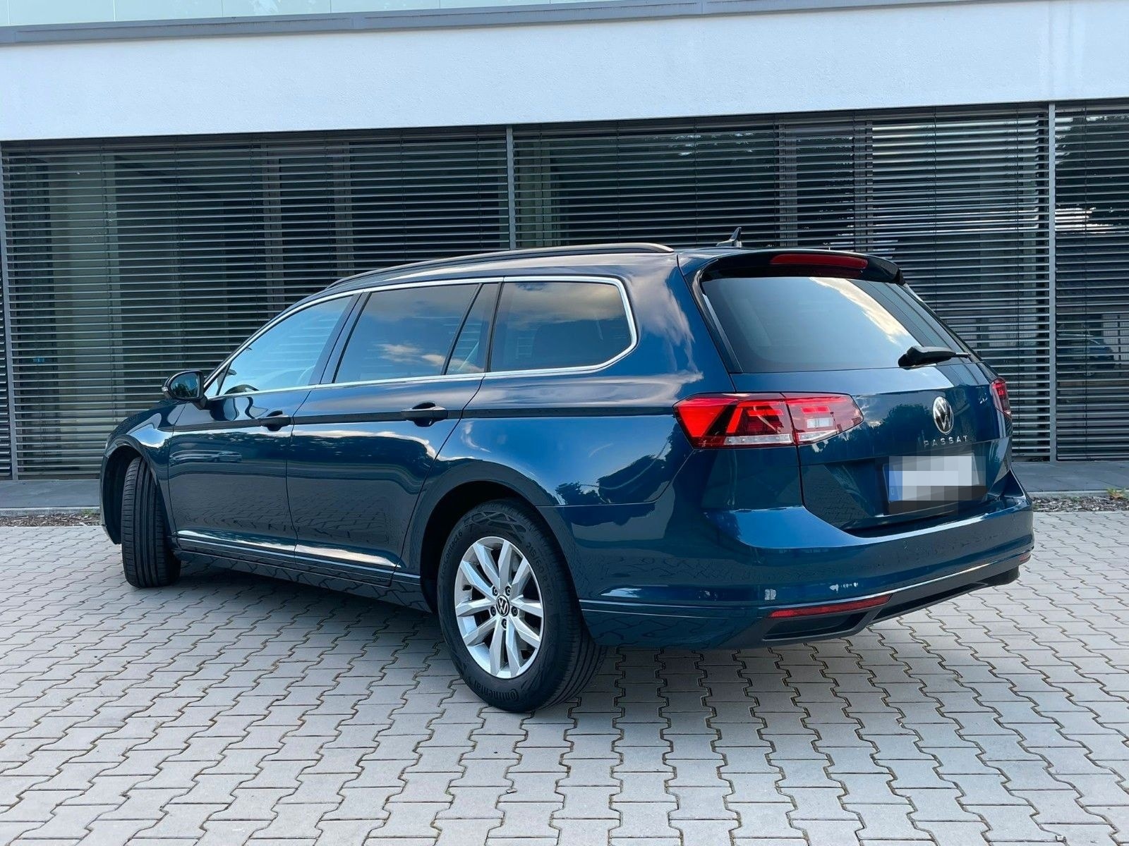 Volkswagen Passat Variant Business 2.0 | AHK foto 4