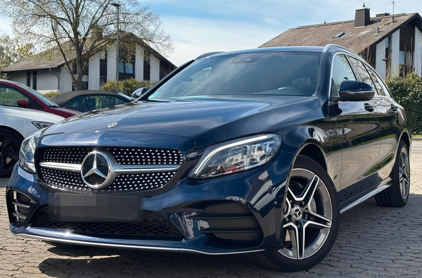 Mercedes-Benz AMG Line | Standheizung | LED | Navi | CarPlay foto 1