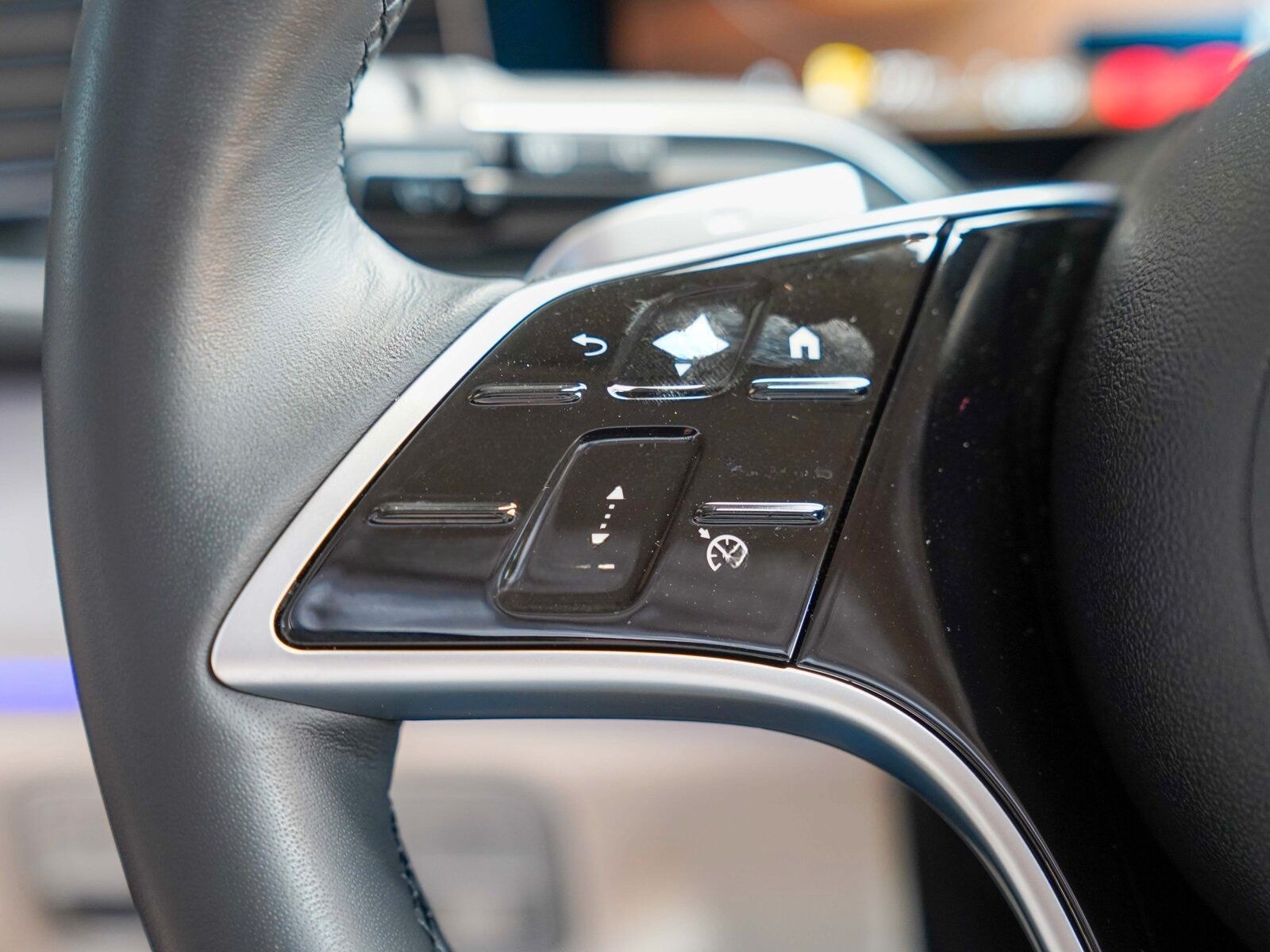 Mercedes-Benz GLE 350 de 4M AMG Line Night Ireland mid green foto 21