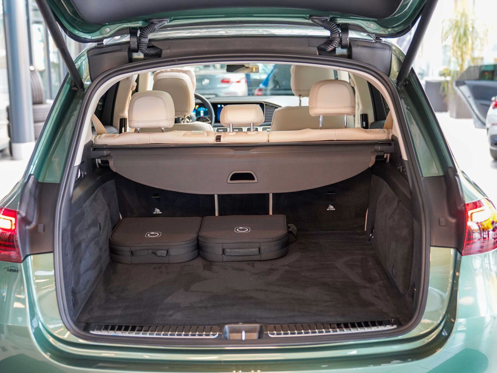 Mercedes-Benz GLE 350 de 4M AMG Line Night Ireland mid green foto 5