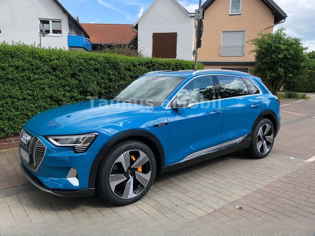 Audi e-tron 55 Quattro-edition one-Antiguablau mieten 2019