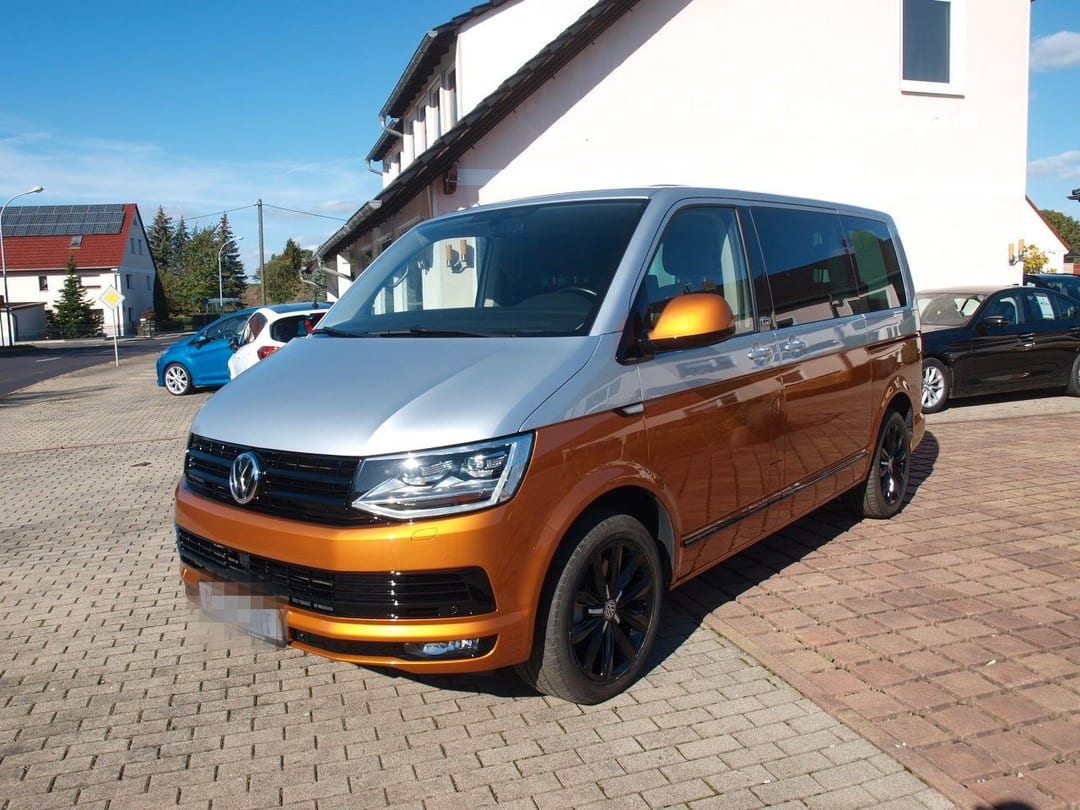 Volkswagen T6 Multivan Generation Six mit Sonderlackierung 2018
