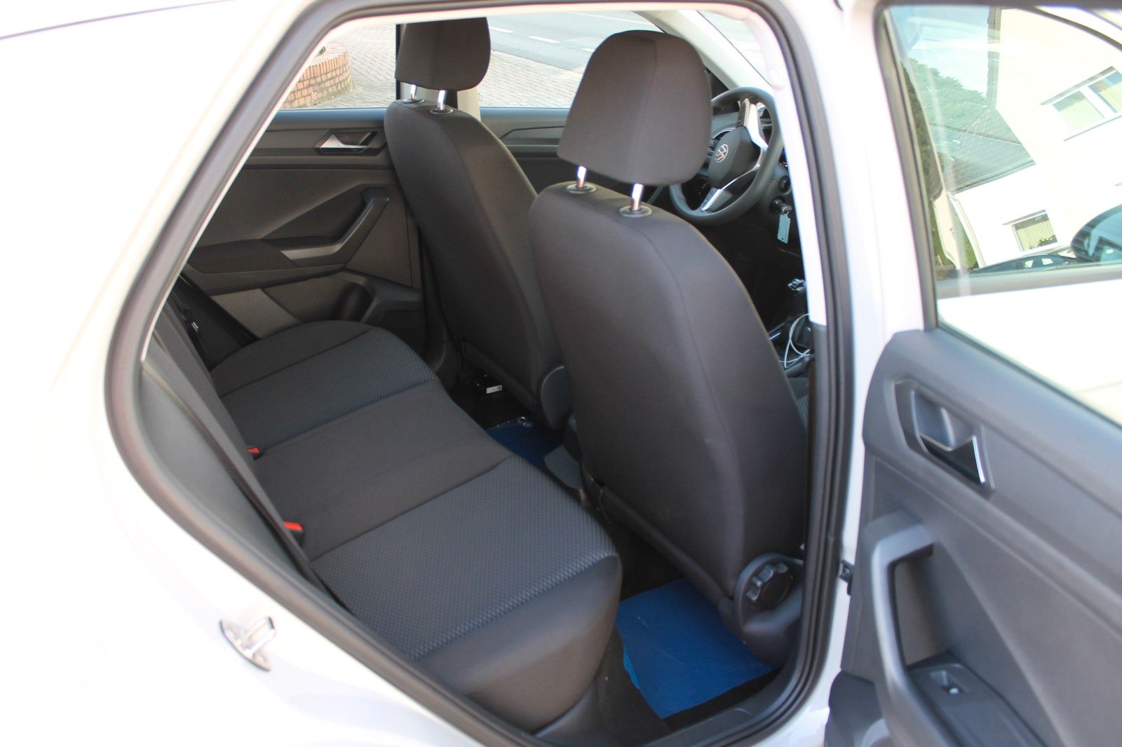 Volkswagen T-Roc 1,0 TSi - Klima-PDC-Navi(App-Connect) foto 7