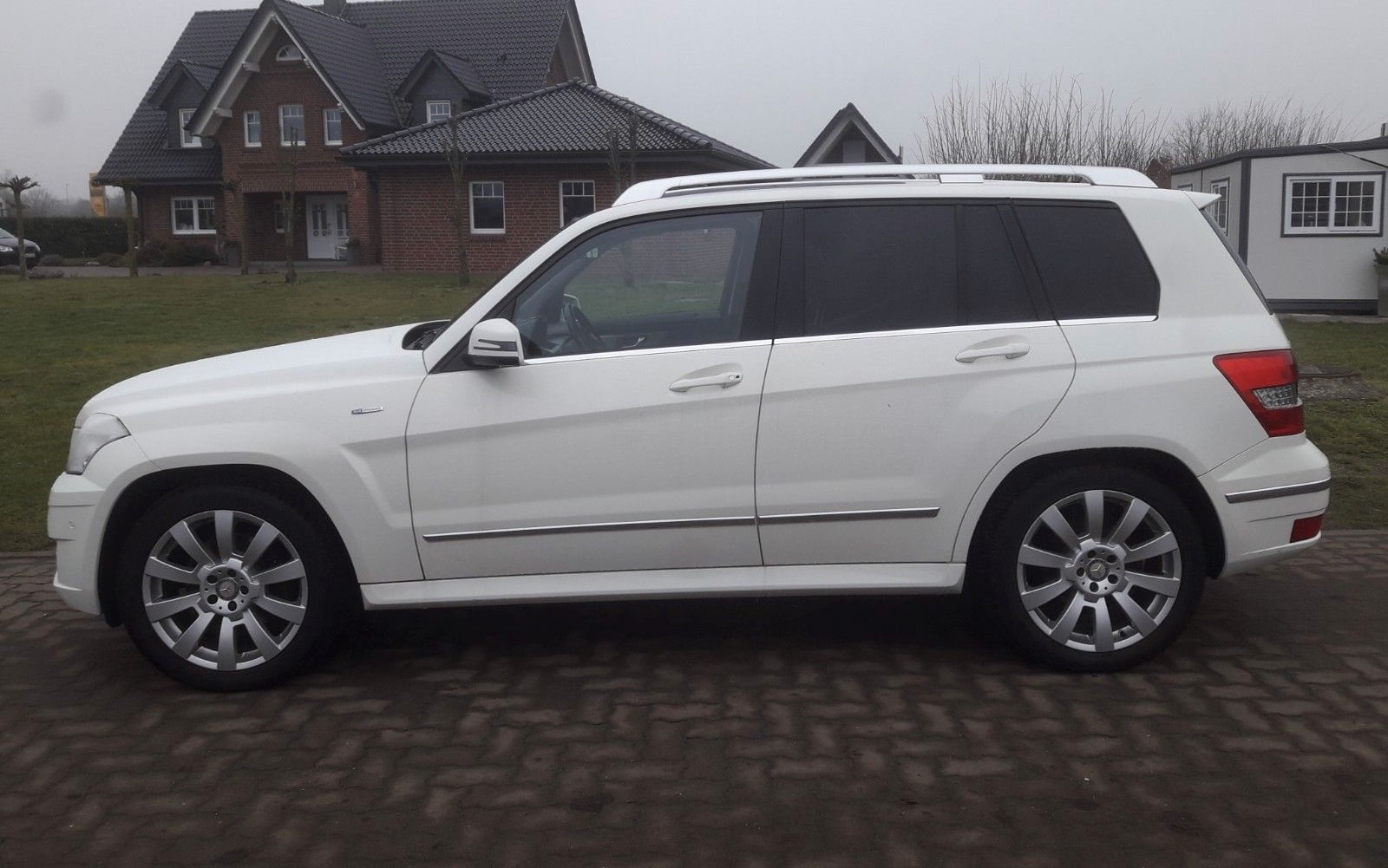 Mercedes-Benz GLK 220 CDI BlueEffic. 4Matic+AHK+BiXenon+Pano++