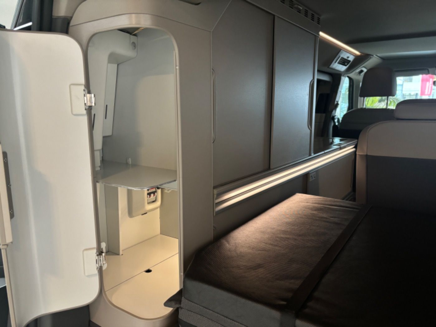 Volkswagen T7 California (AHK.DCC.Kamera.Standheizung.Navi. foto 24